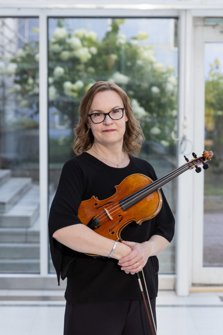 Liina Nuora-Loijas, first violin
