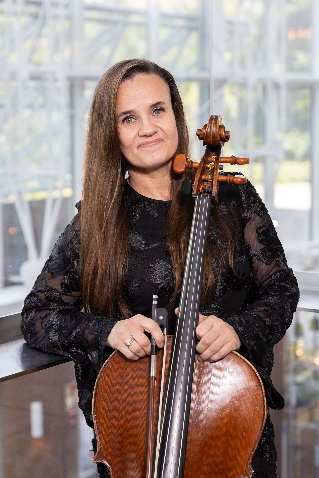 Elina Rouvali, cello